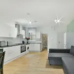 Amazing 2 Bedrooms Flat In Dalston