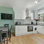 Amazing 2 Bedrooms Flat In Dalston